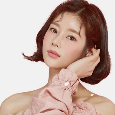 ABK MODEL整形無料モデルの可愛らしいポーズ